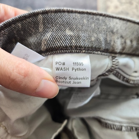 Reformation Cindy Bootleg Jean in Python Wash 25 - Picture 10 of 12